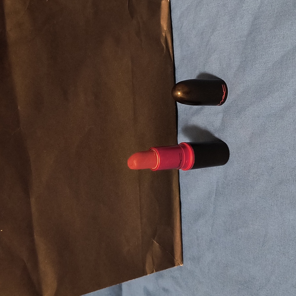 MAC Viva Glam III A46 Matte - Limited Edition Discontinued